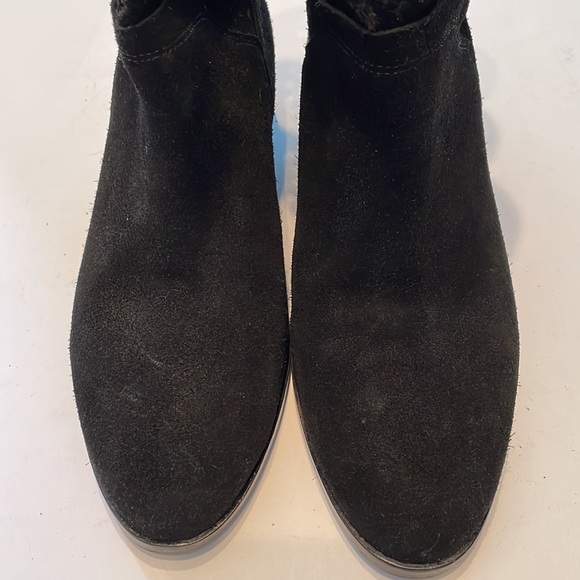 Michael Kors Women’s Black Suede Graham Ankle Booties - size 8 - Picture 5 of 16